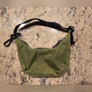 BAGGU Mini Crescent Bag Charm - Green 💚